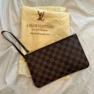 Louis Vuitton never full pouch